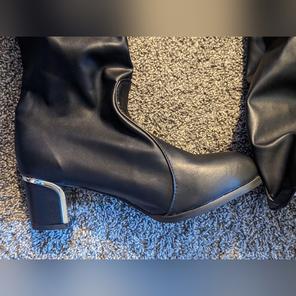 Boots - Picture 6 of 6